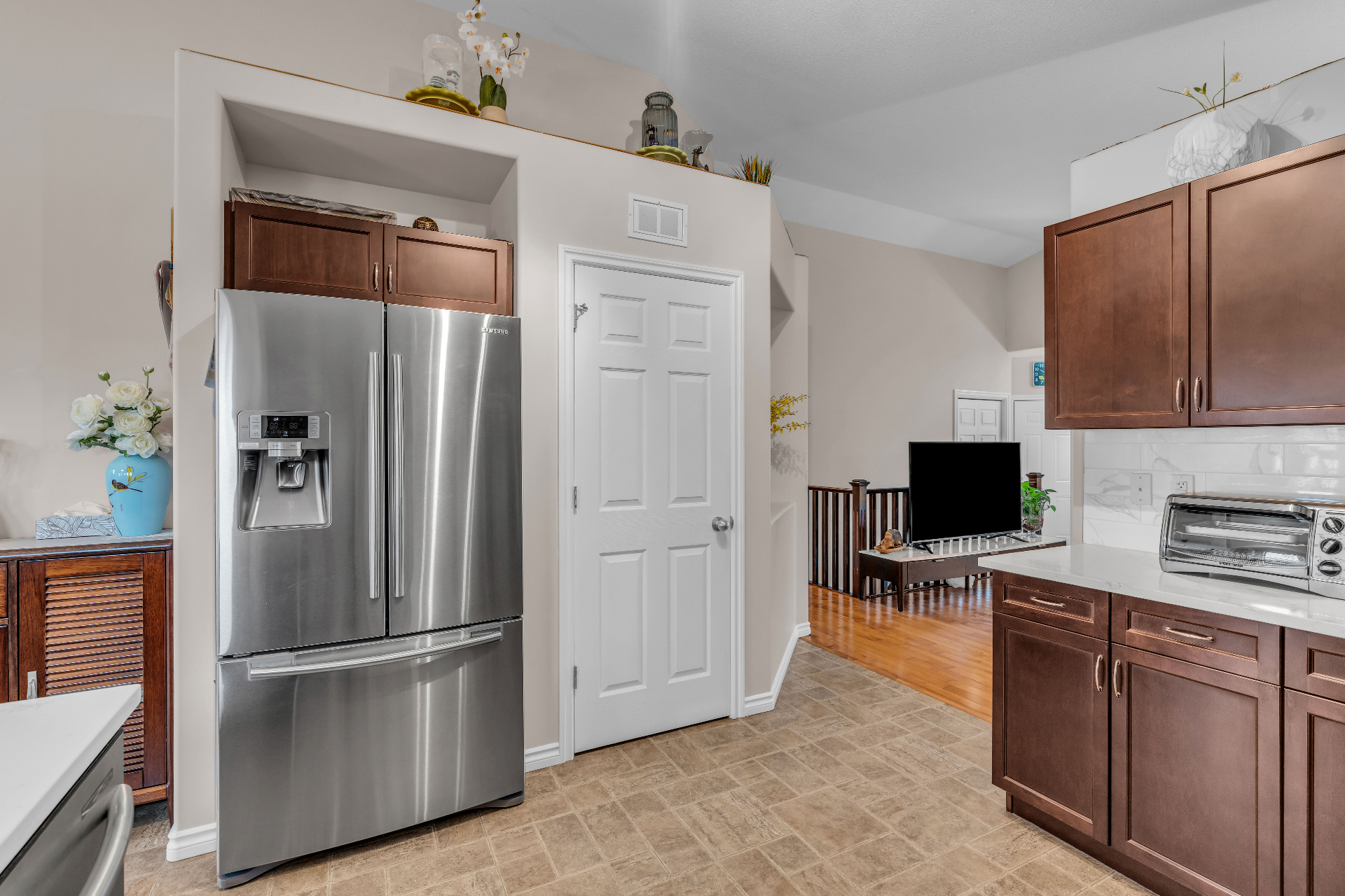 石桥步行至小学的独栋出售 · 250 Robertson Cove——林与唐地产 - 4